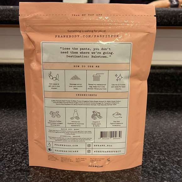 Frank Body: Exfoliating Coffee Body Scrub - Picture 2 of 4